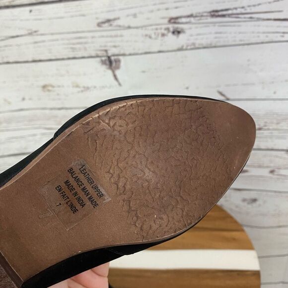 Anthropologie Seychelles Suede Booties Chelsea Boots Size 7 - Picture 6 of 8